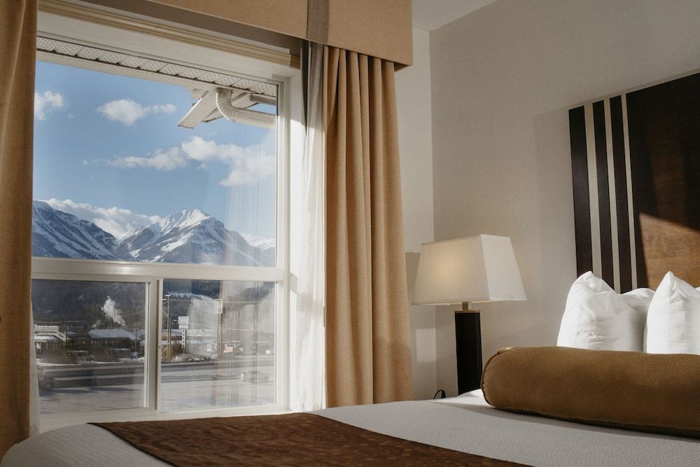 undefined Ramada Limited Golden 9