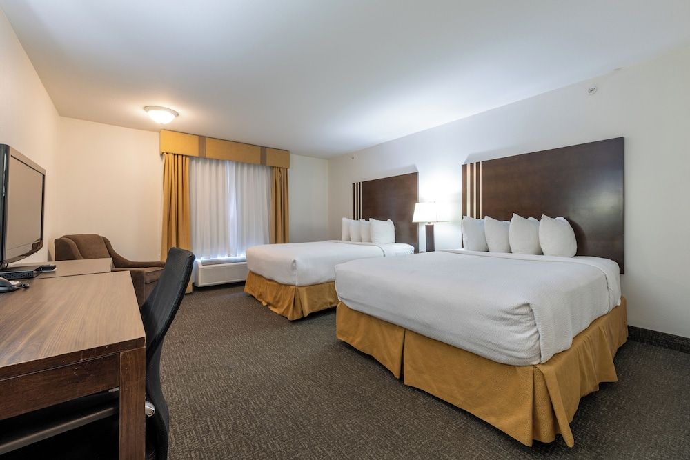Ramada Limited Golden Room, 2 Queen Beds, Non Smoking 2