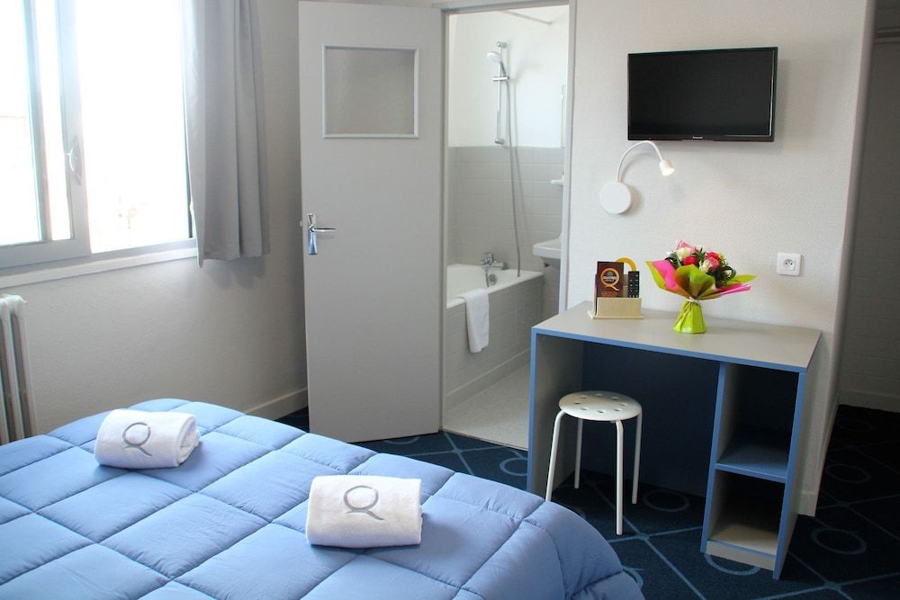 Le Petit Majestic Economy Double Room 6