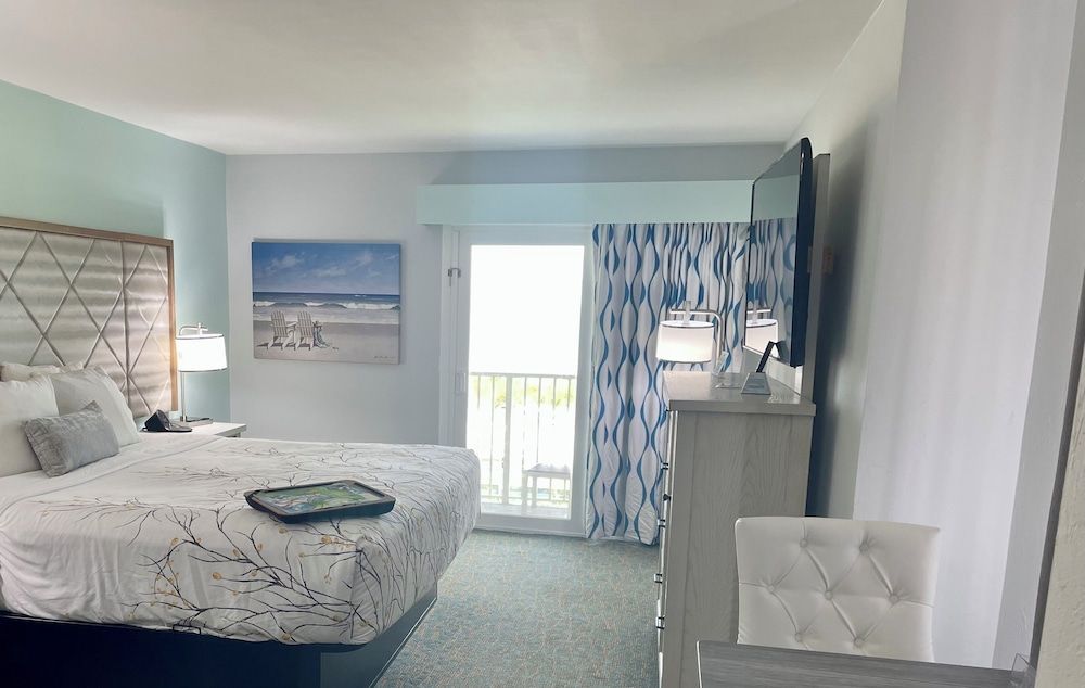 Grand Room, 1 King Bed, Balcony, Ocean View