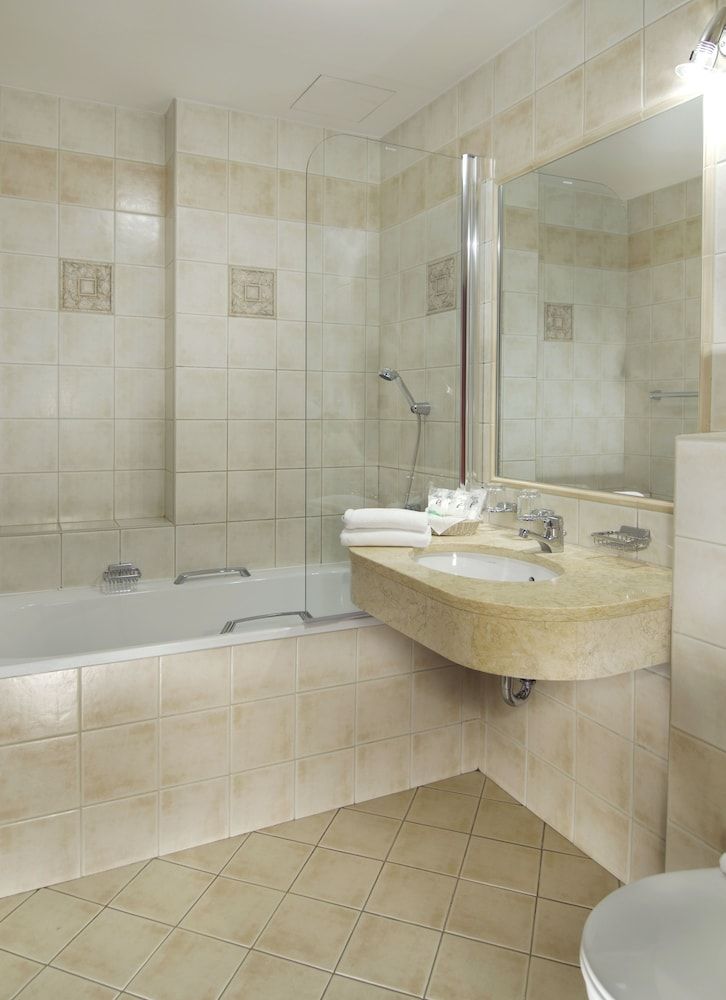 undefined Hotel Carlton 10