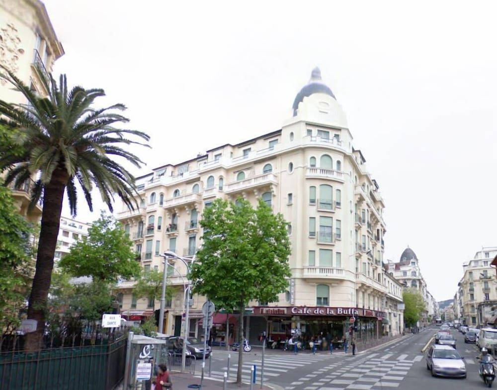 undefined De la Buffa 4