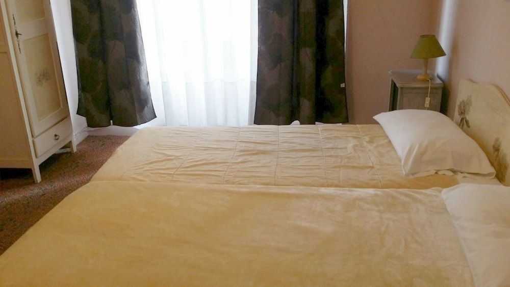 undefined De la Buffa 10