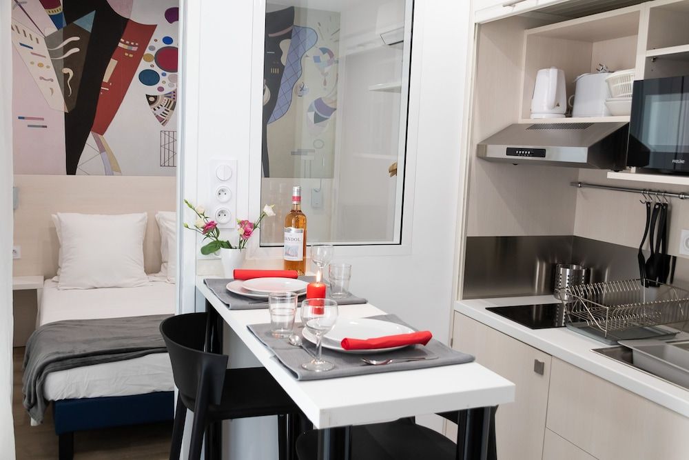 Apartment, Kitchenette, Courtyard View
