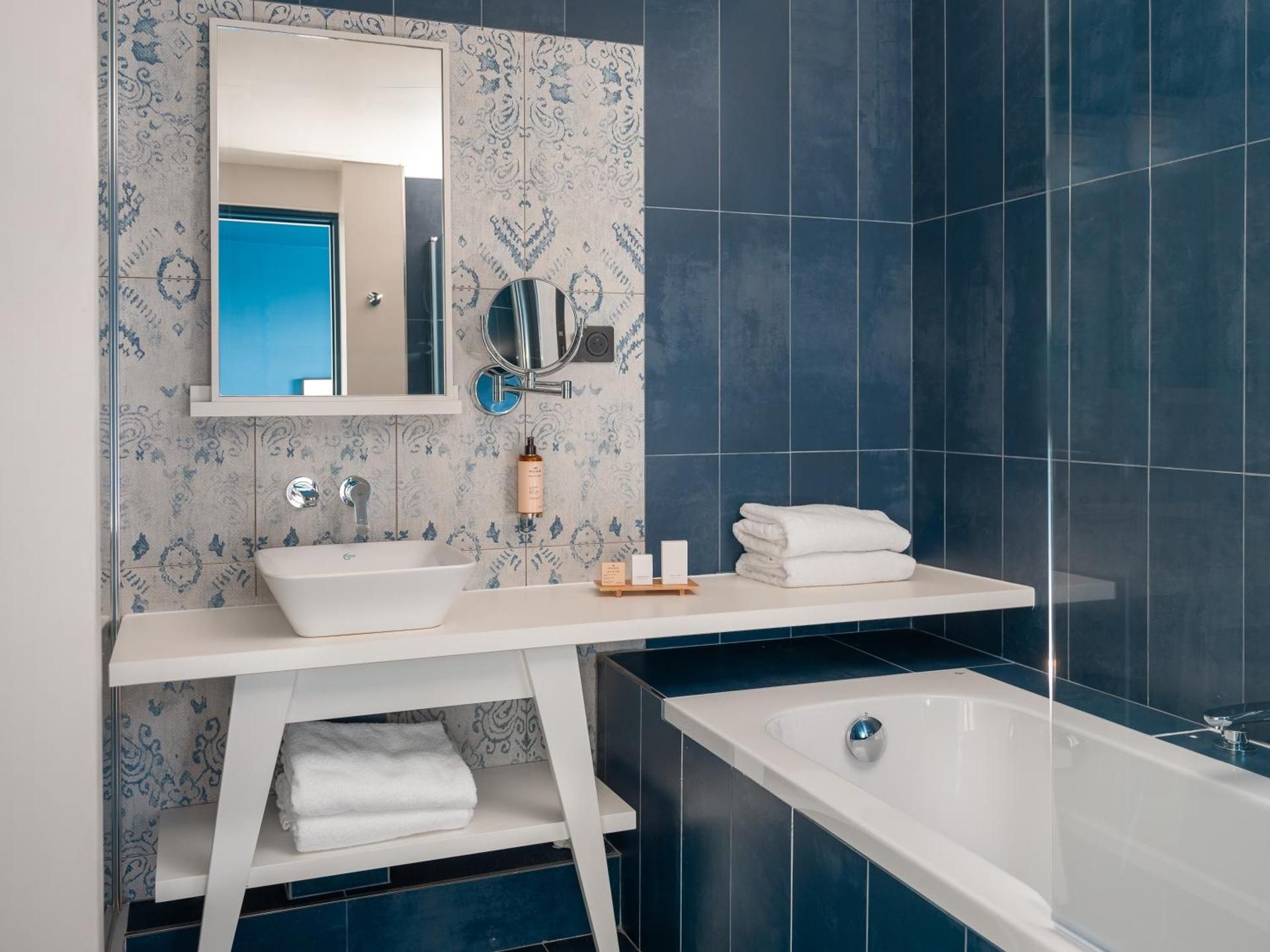 Interconnected Family Room