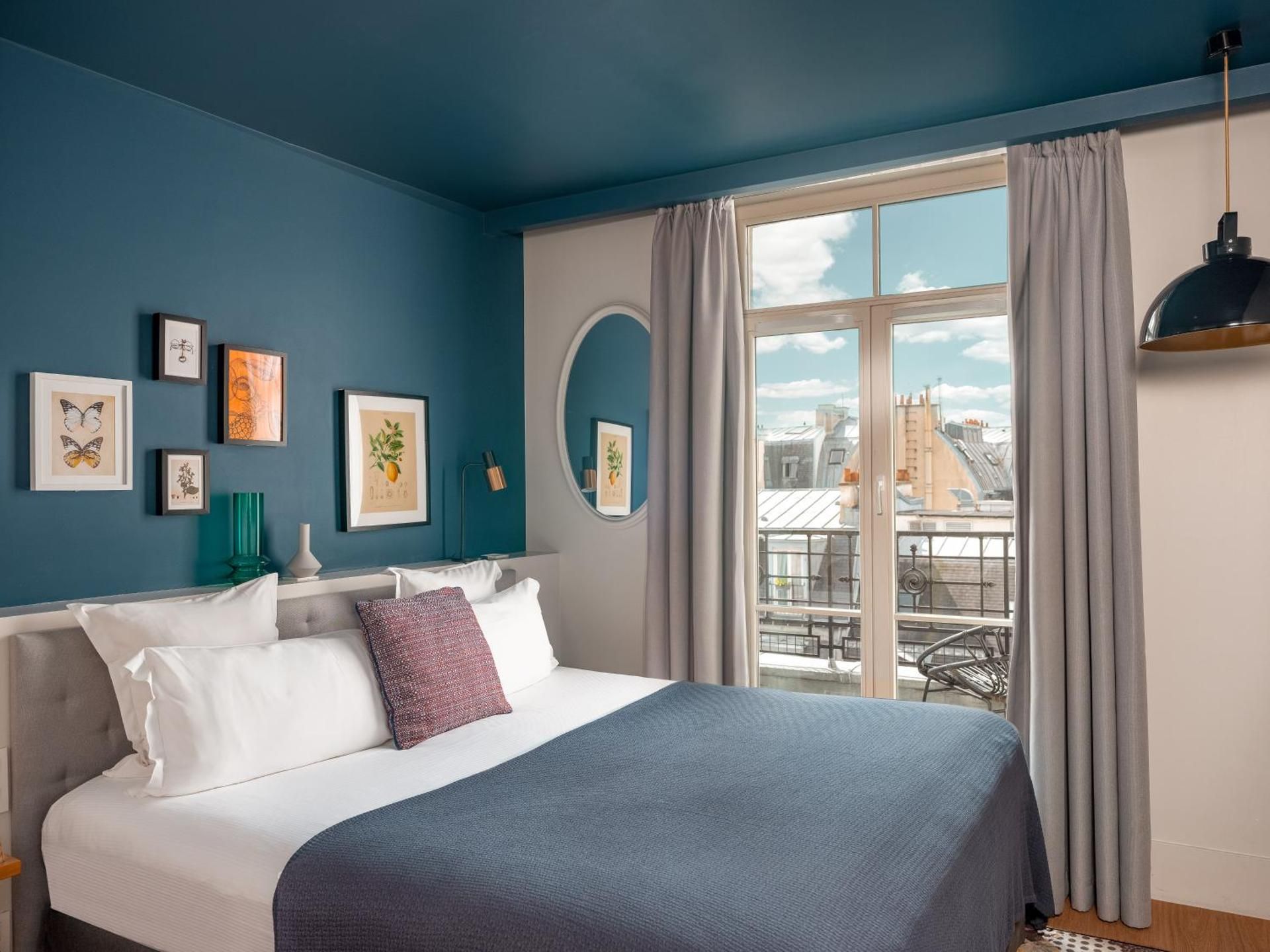 Interconnected Family Room