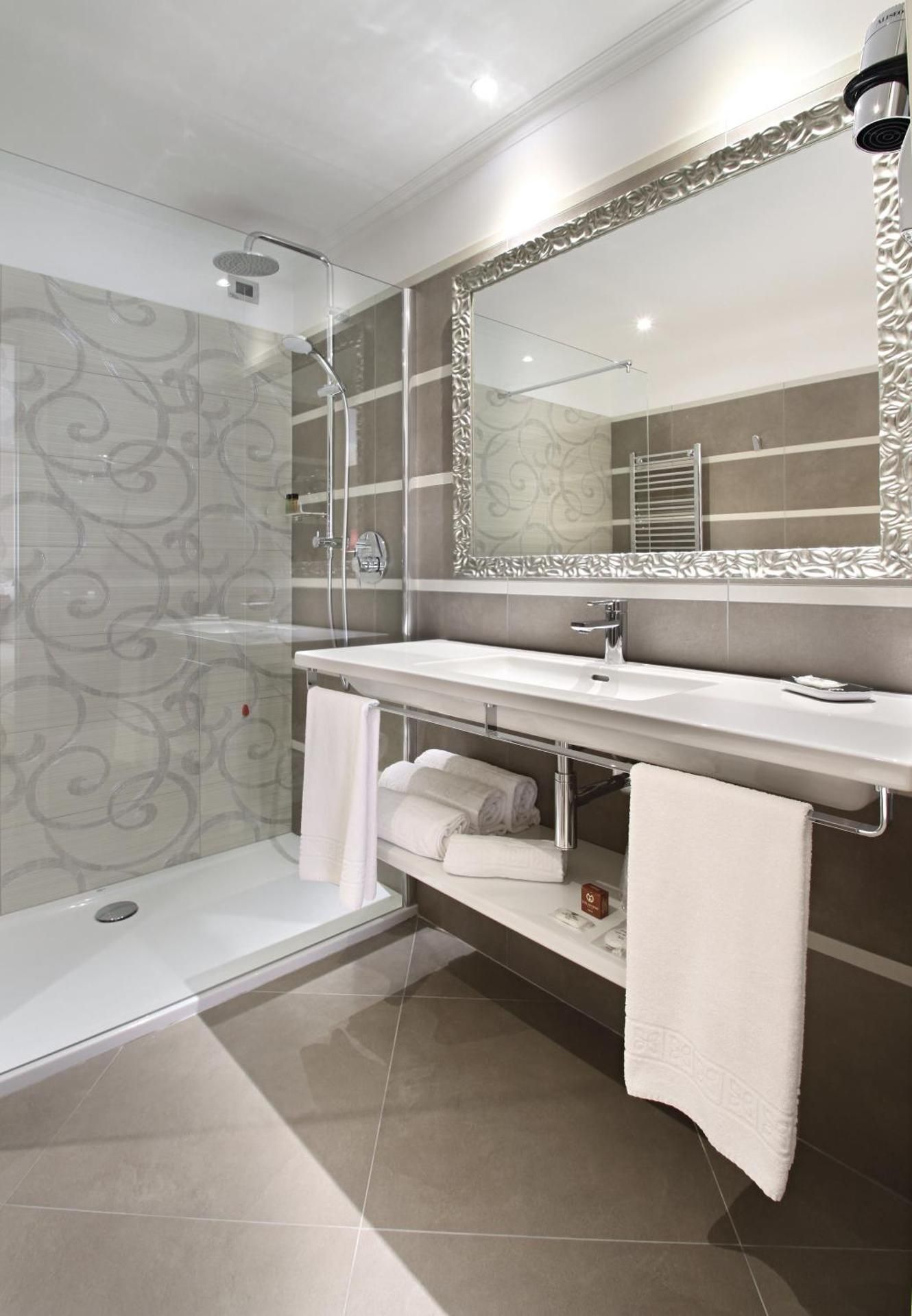 Hotel Giberti & SPA Deluxe Double Room 6