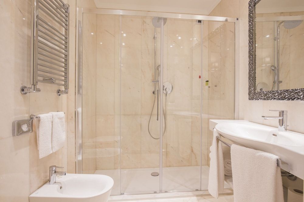 Hotel Giberti & SPA Deluxe Twin Room 5