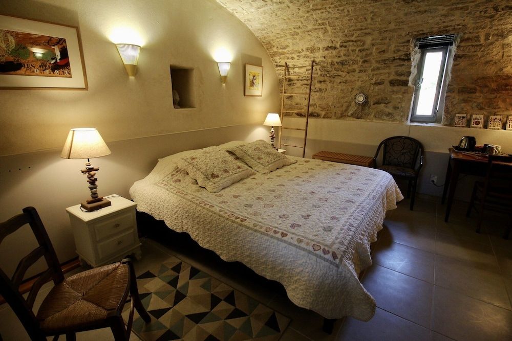 Family Studio Suite, Multiple Beds, Garden View