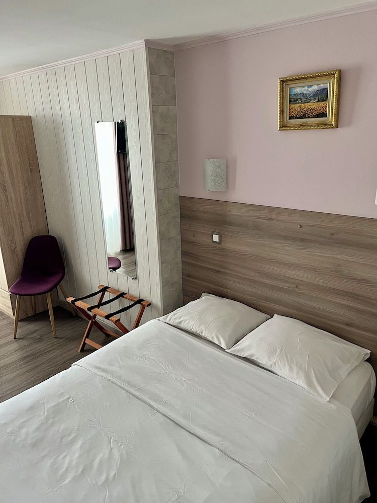 Relais de la Poste Double Room 3