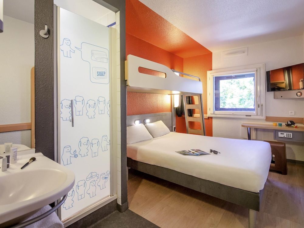 ibis budget Marseille Timone Triple Room, Multiple Beds 4