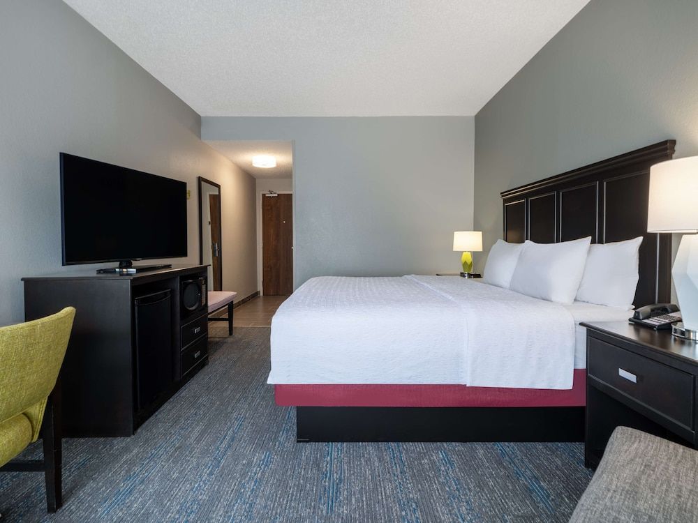 1 king Bed Non Smoking