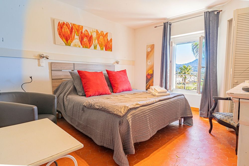 Flowers double room, separate bathroom