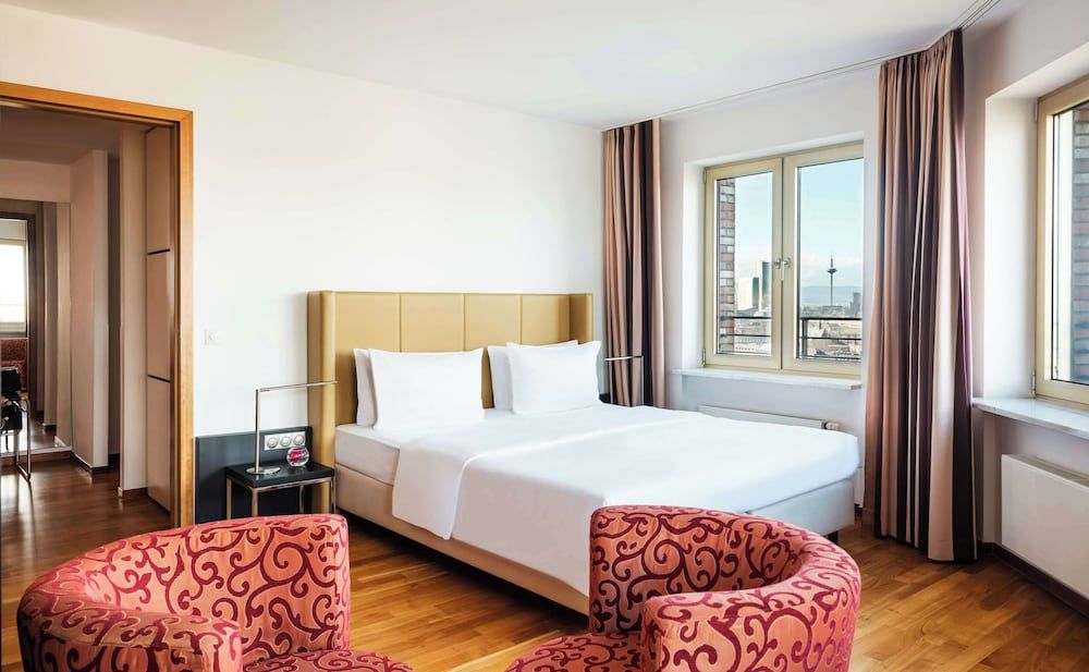 Suite, 1 Bedroom (Skyline View)