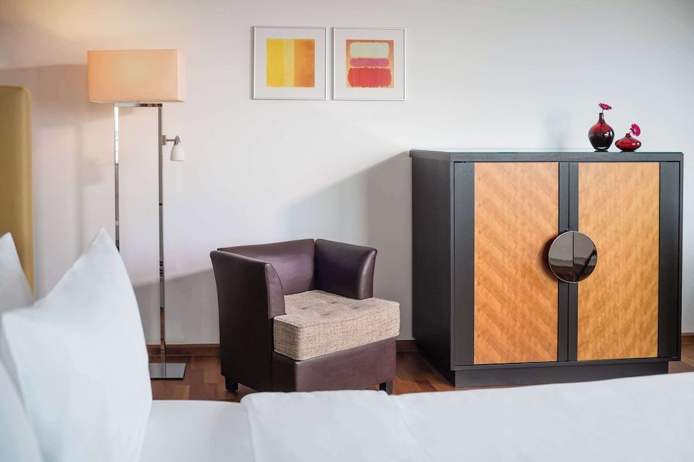 undefined Lindner Hotel Frankfurt Main Plaza, part of JdV by Hyatt 8