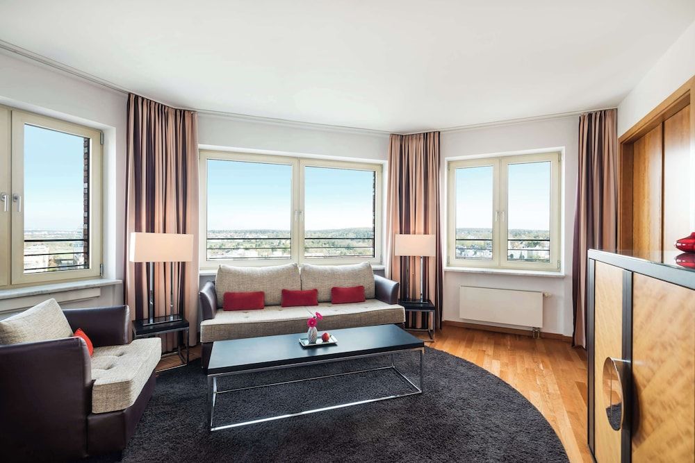 undefined Lindner Hotel Frankfurt Main Plaza, part of JdV by Hyatt 10