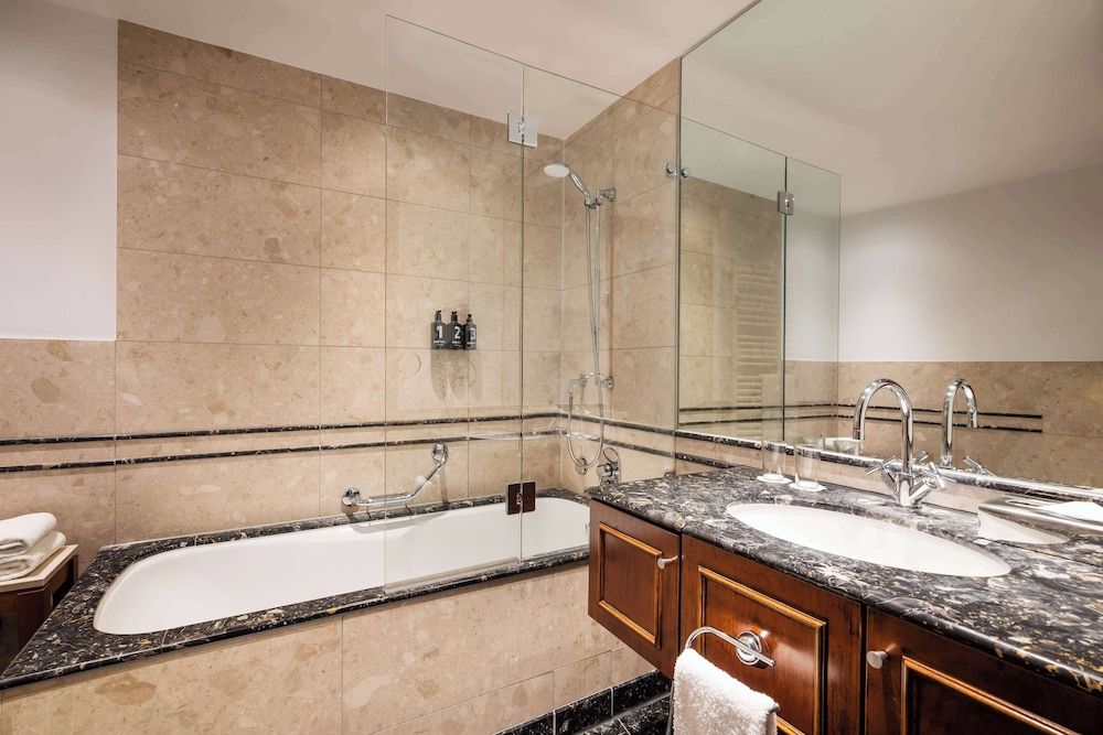 undefined Lindner Hotel Frankfurt Main Plaza, part of JdV by Hyatt 7