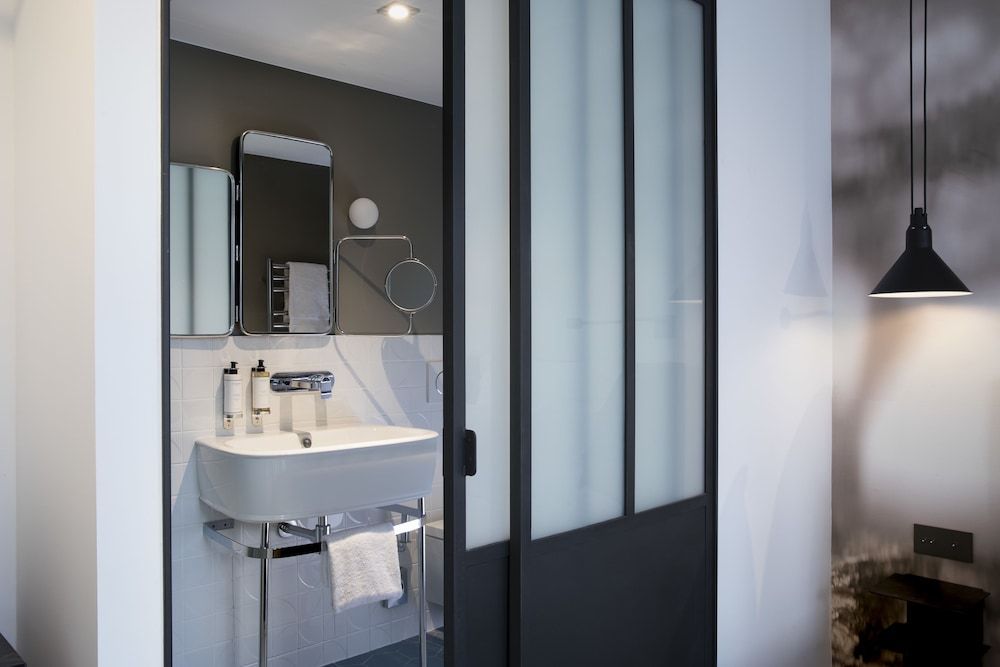 Hotel Les Deux Girafes Club Double Room 4