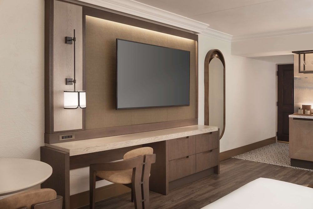Room, 1 King Bed (Peloton Bike)