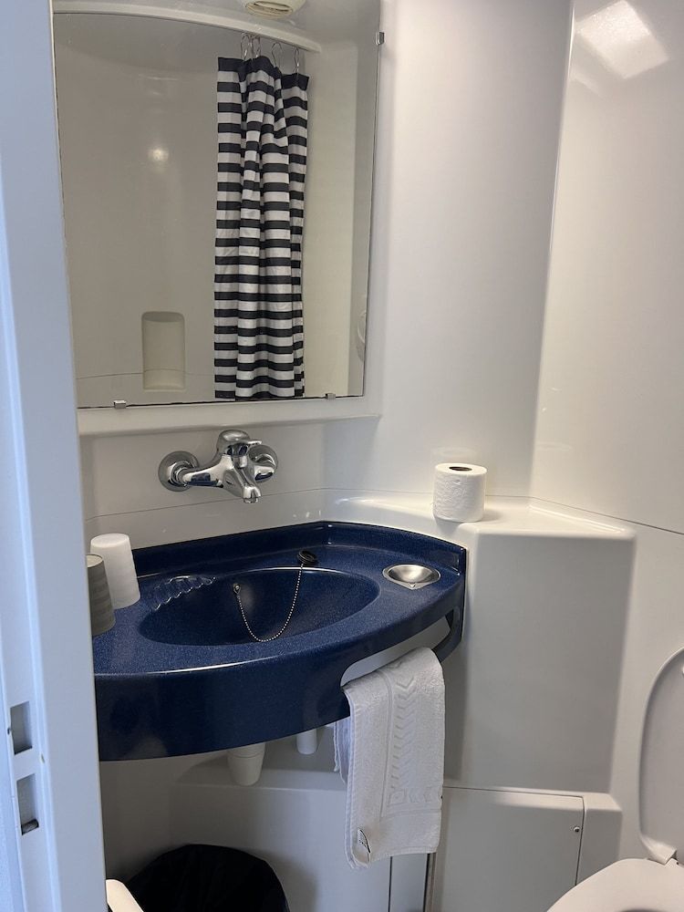 Hôtel Le Ponson Twin Room 3