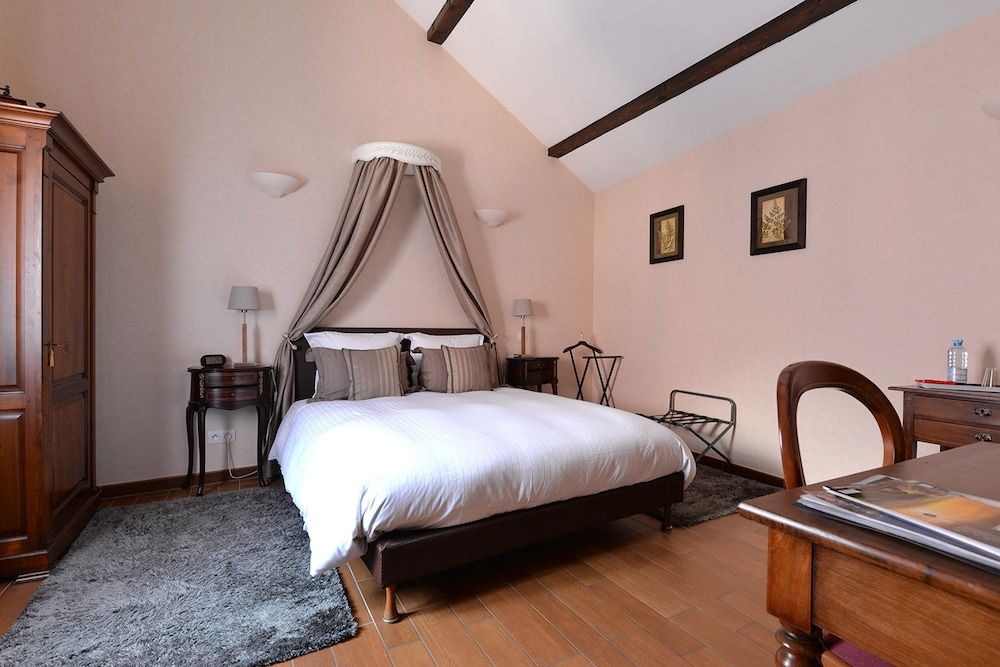 Premium Double Room, Private Bathroom (MUSCAT)