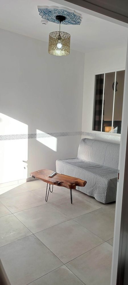 Mauguio Center Hôtel Apartment 8