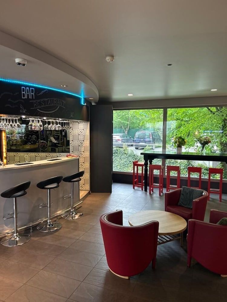 undefined Standing Hôtel Suites by Actisource 10