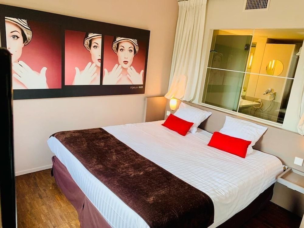 undefined Standing Hôtel Suites by Actisource 4