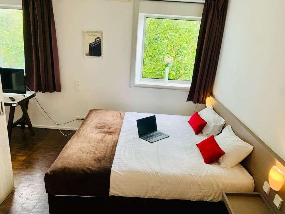 Executive Suite Plus