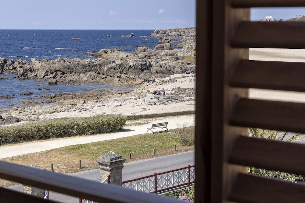 Hôtel Les Vikings Family Double Room 6