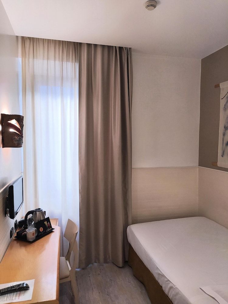 undefined Hotel Aphrodite 2