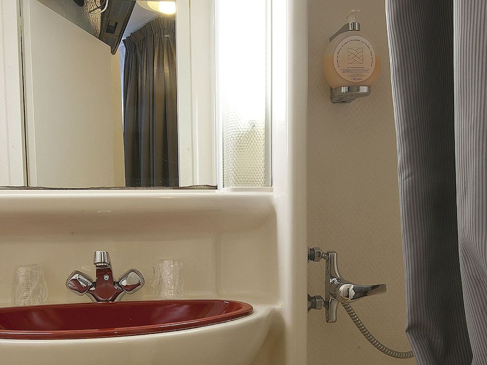 Le Grillon Triple Room 11