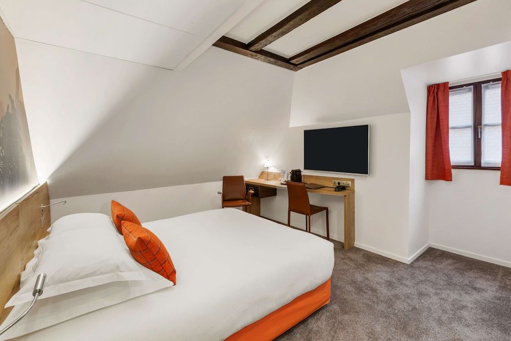 Hotel KLE, BW Signature Collection Executive Room, 1 King Bed, Non Smoking, Bathtub (Converts to 2 Twin Beds) 2