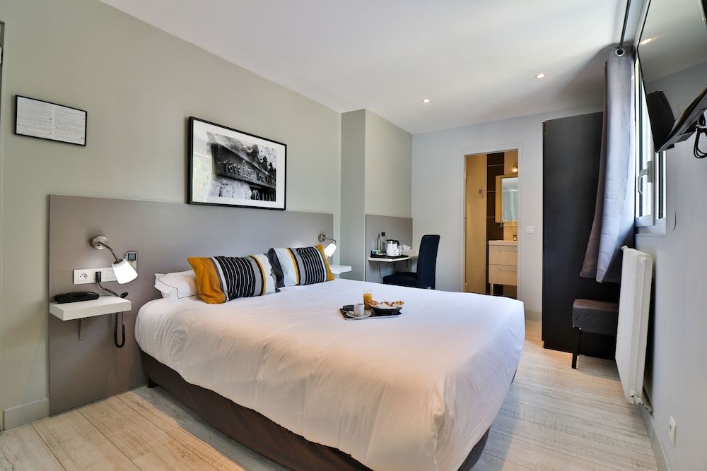 Comfort Quadruple Room, Pool View