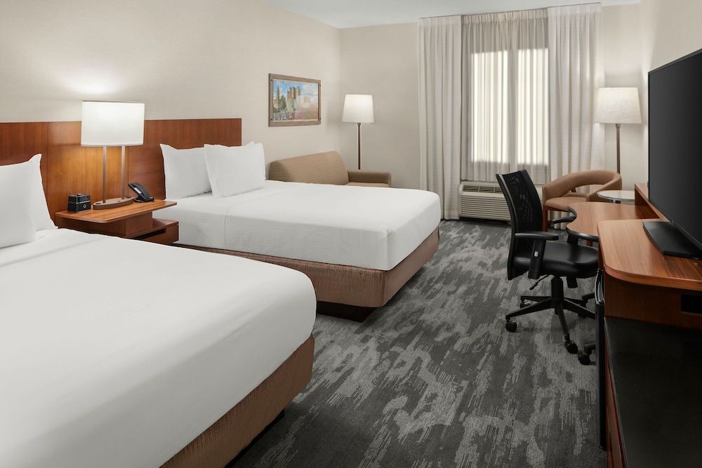 undefined Fairfield Inn & Suites by Marriott Columbus OSU 8