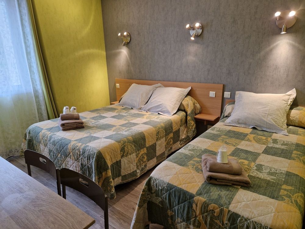 Le Faubourg Triple Room 3