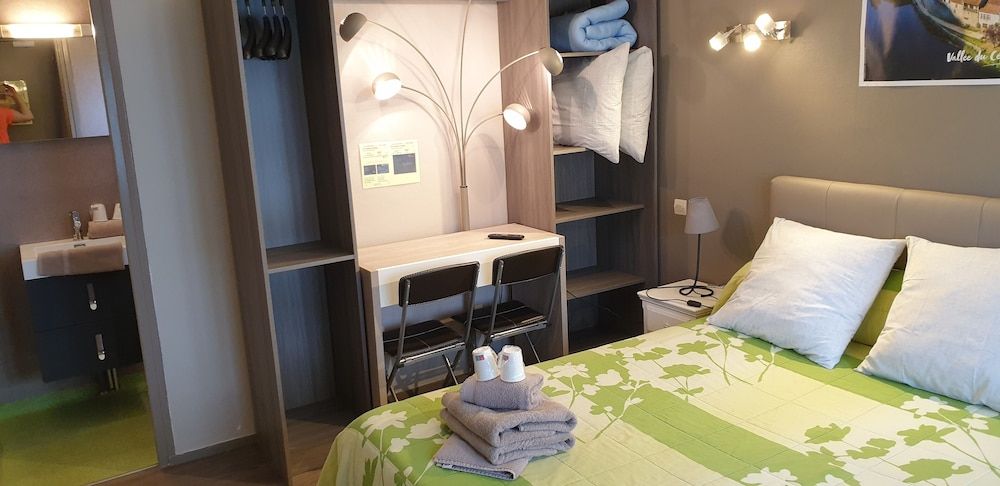 Le Faubourg Double Room 19