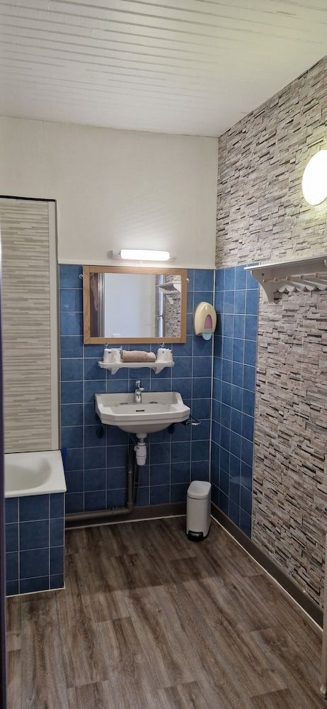 Le Faubourg Family Room 13