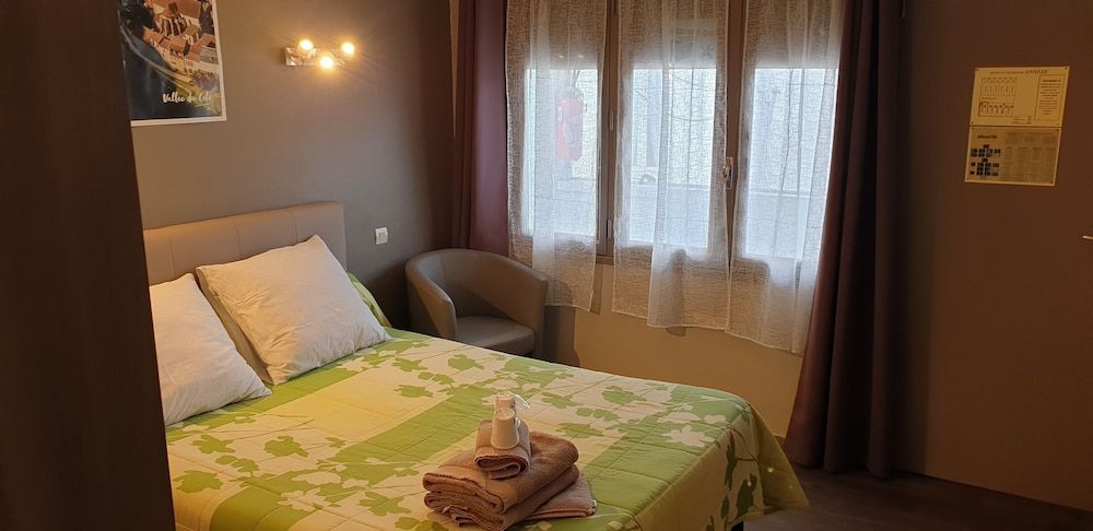 Le Faubourg Double Room