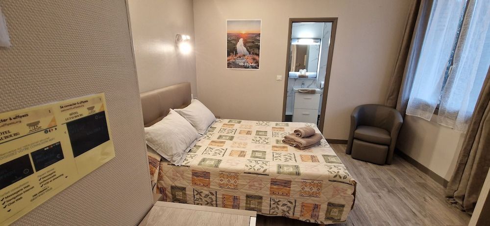 Le Faubourg Double Room 7