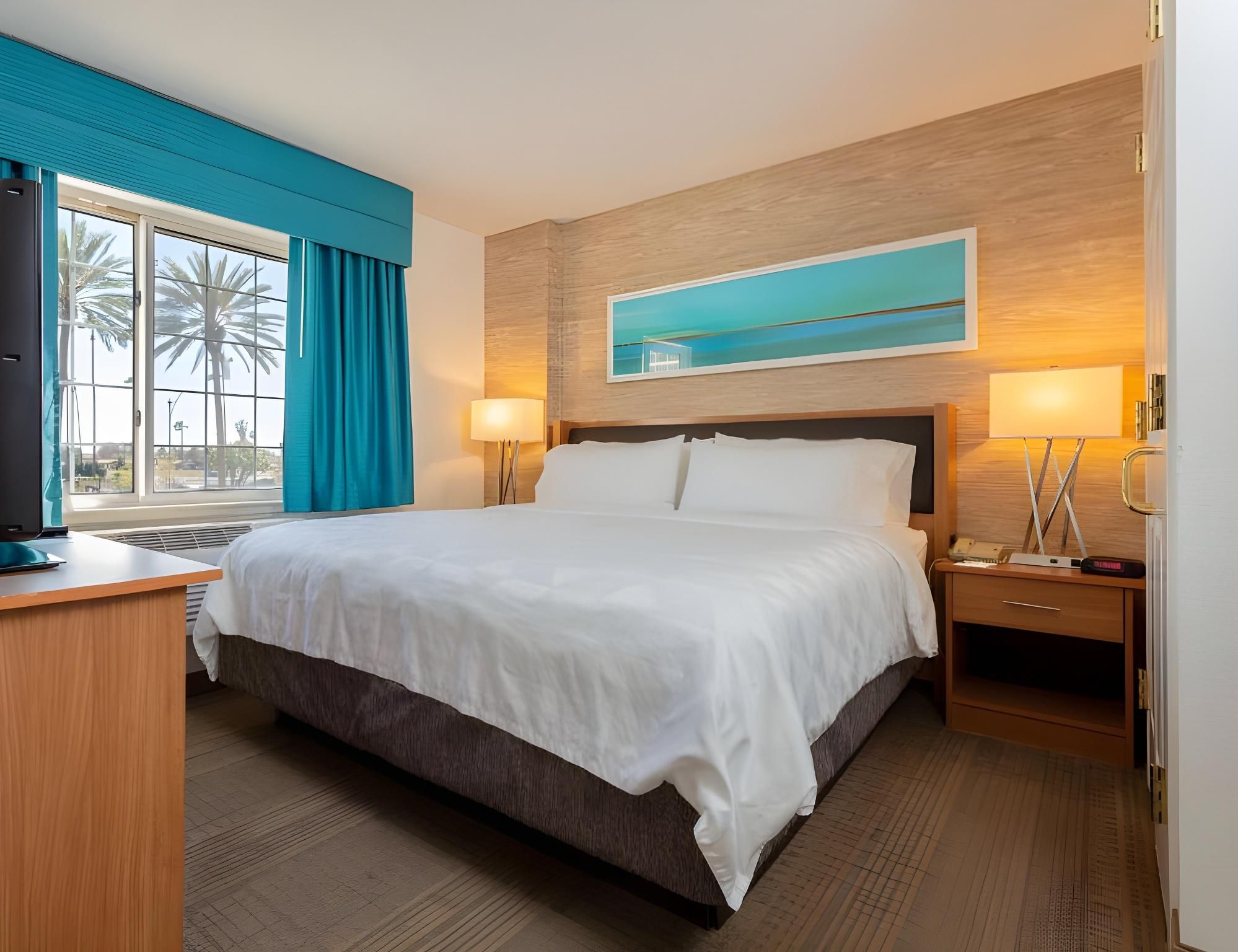 Kids Suite One Queen with Bunk Bed