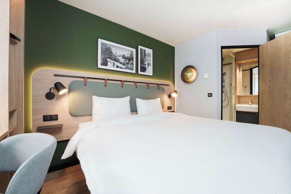 Campanile Paris Ouest - Nanterre - La Défense Standard Room, 1 Queen Bed 3