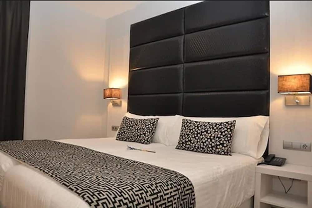 Hotel Selu Standard Twin Room 14