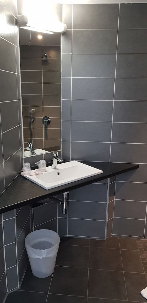 Hotel Annexe Nice Standard Triple Room 4