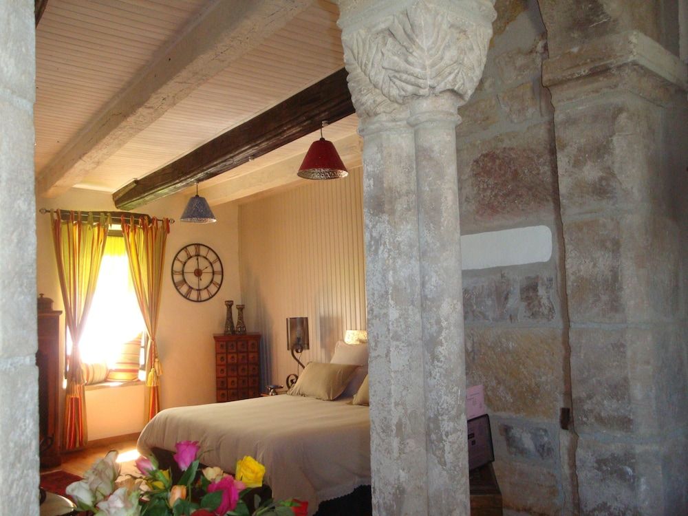 Double Room, Valley View (Emergence)