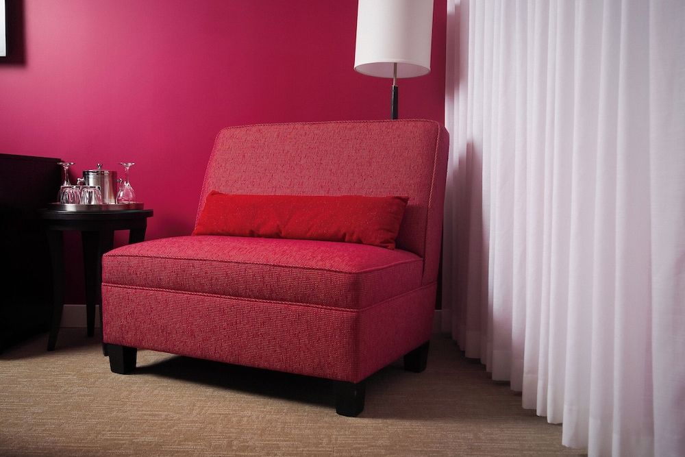 OPUS Hotel Vancouver Standard Room, 1 King Bed 5