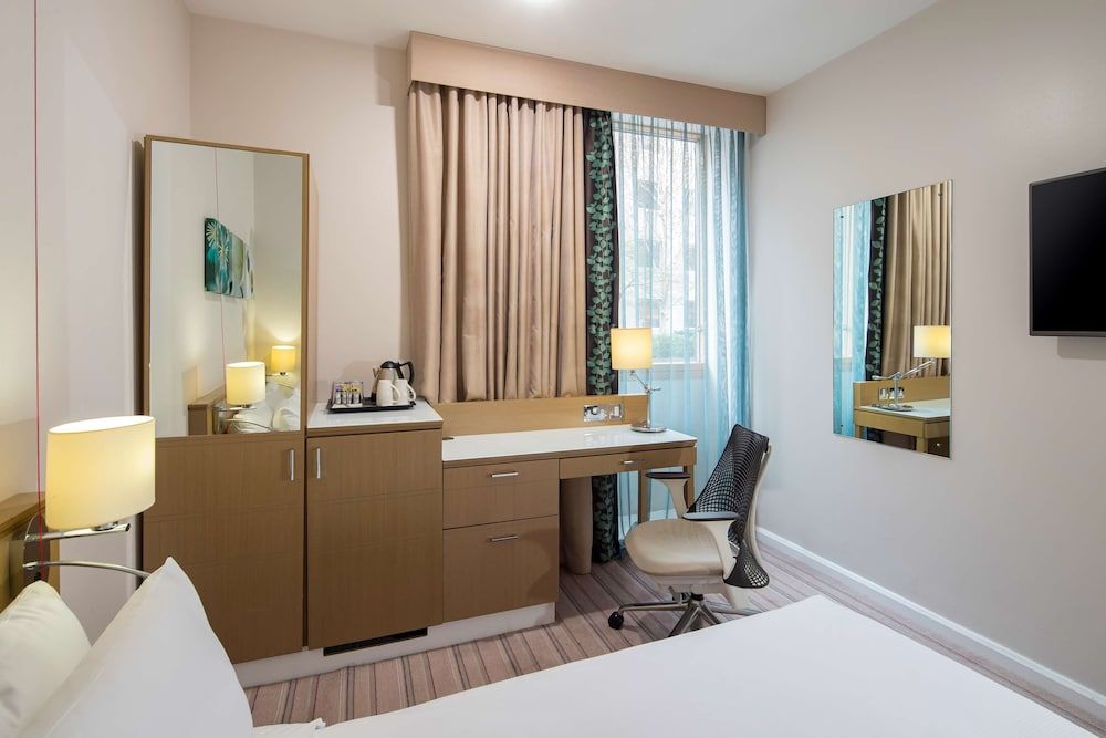 undefined Hilton Garden Inn Bristol City Centre 3