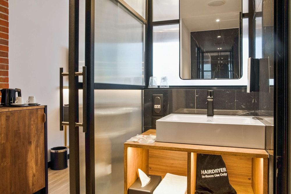 Golden Tulip Warszawa Centrum Superior Room, 2 Twin Beds 8