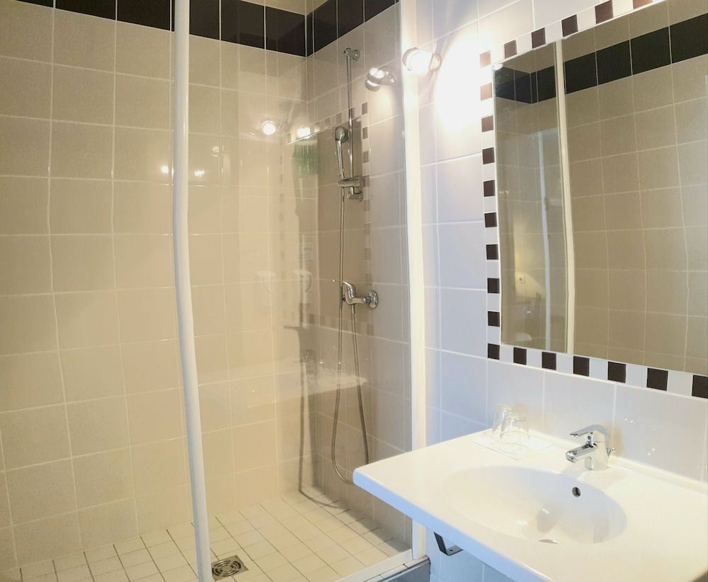 Brit Hotel Confort Auclair Gueret Comfort Double Room 4