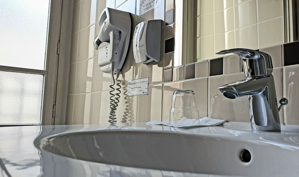 Brit Hotel Confort Auclair Gueret Comfort Double Room 5